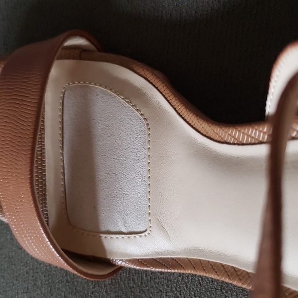 Wedge 10 Tan Cocktail Holiday Leather Chic Events Career Vacation Sandals - Picture 6 of 8